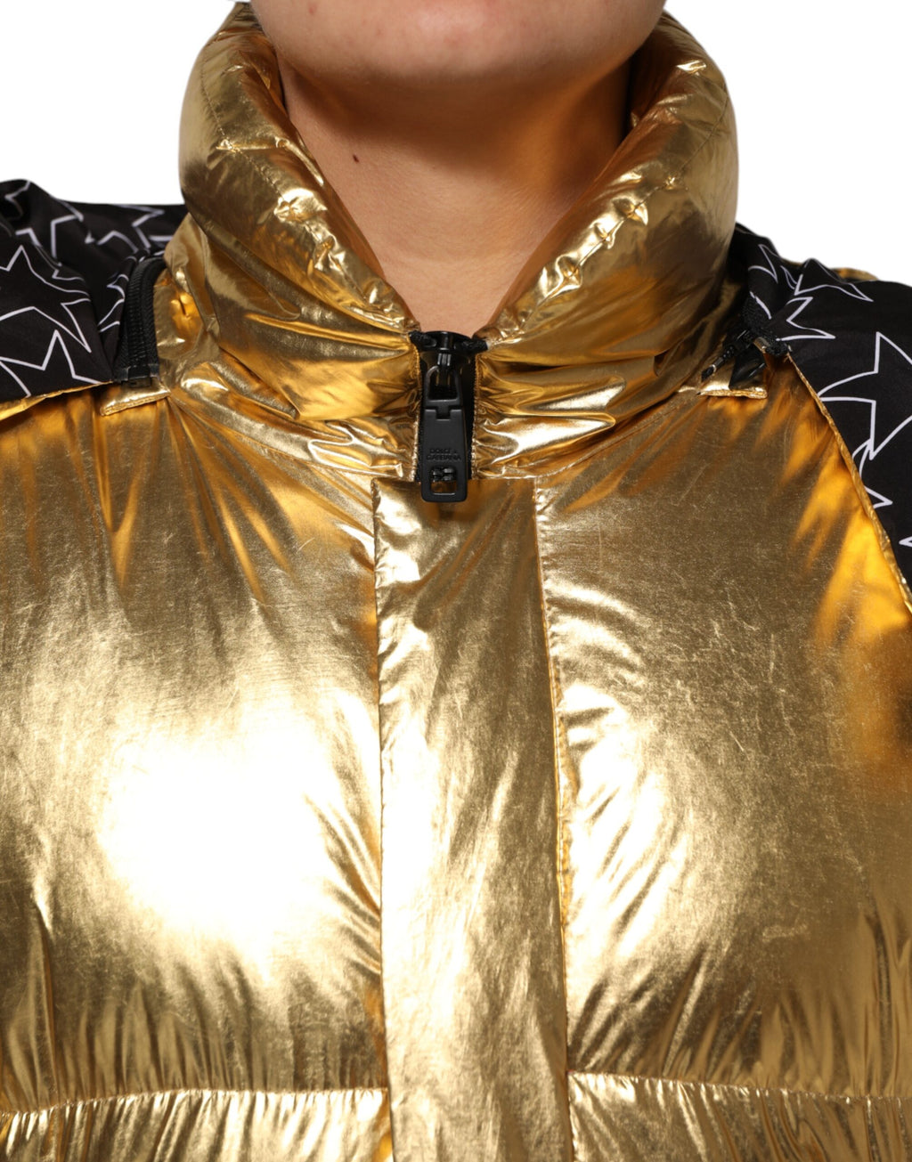 Goldener gesteppter Daunenjacke mit Kapuze und durchgehendem Reißverschluss