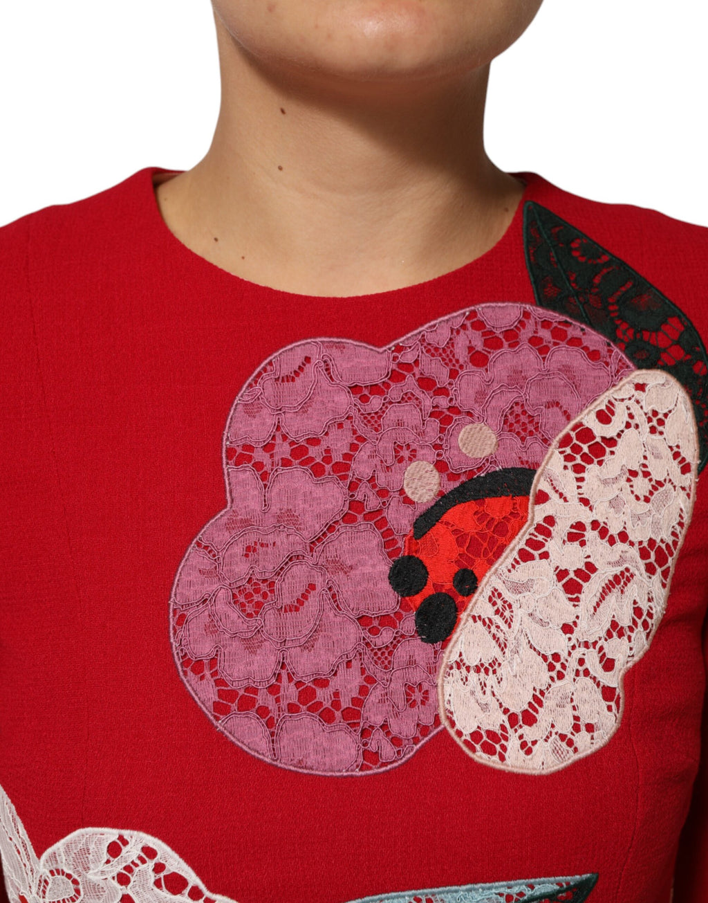 Rotes A-Linien-Minikleid mit floraler Spitzenapplikation