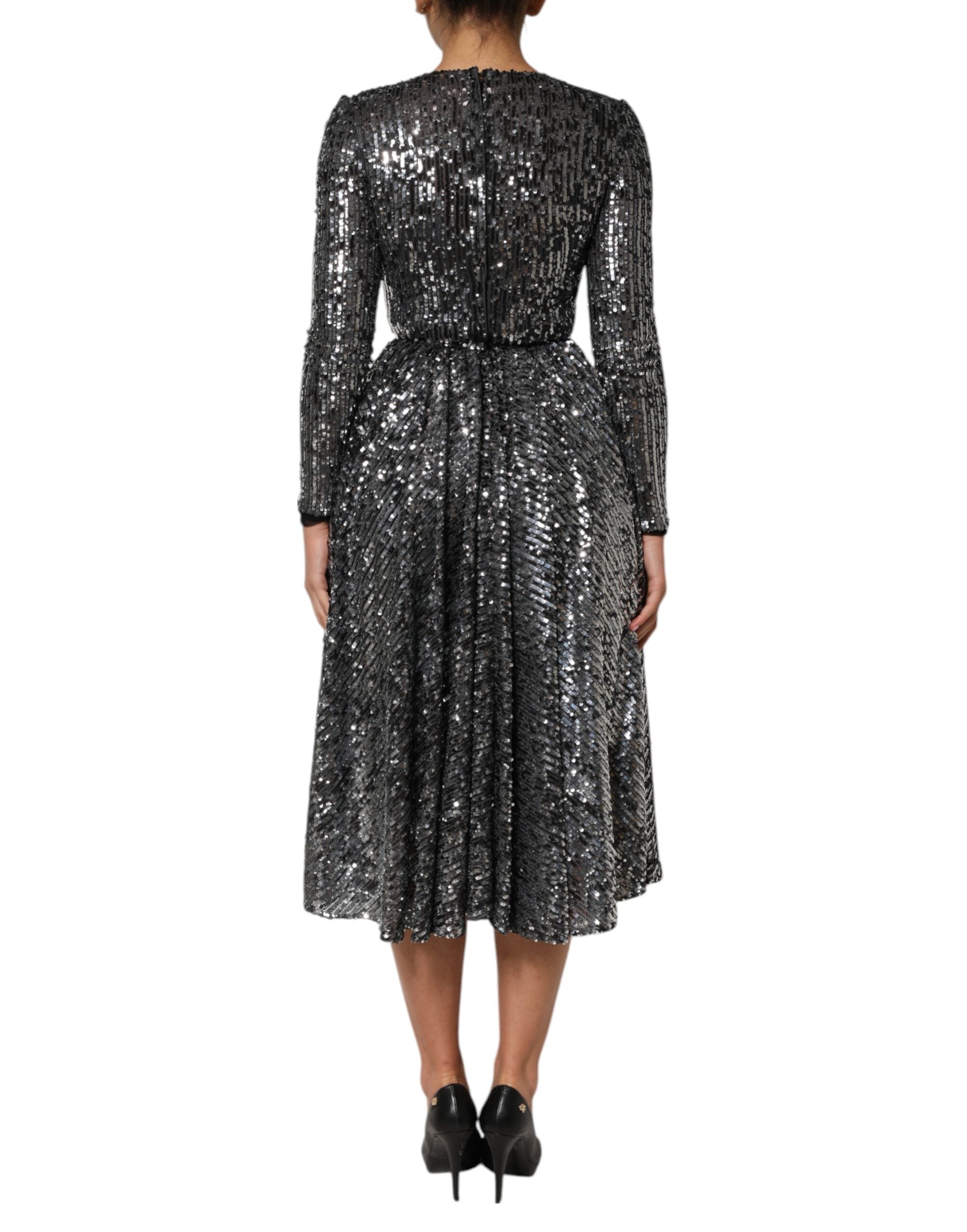 Schwarzes, knielanges A-Linien-Kleid mit langen Ärmeln und Pailletten