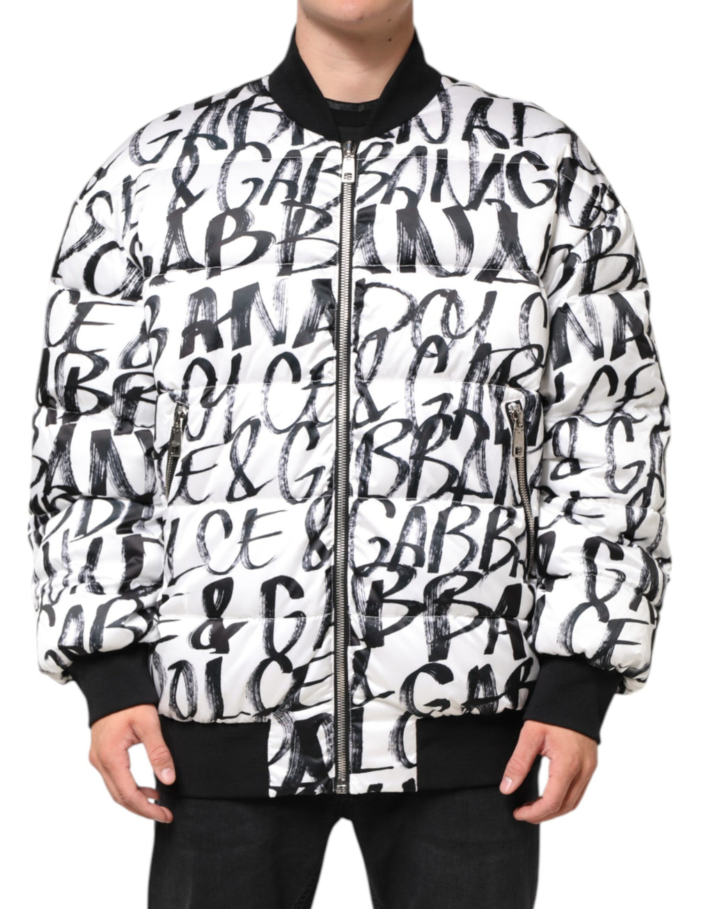 Weiße schwarze Graffiti-Logo-Steppbomberjacke