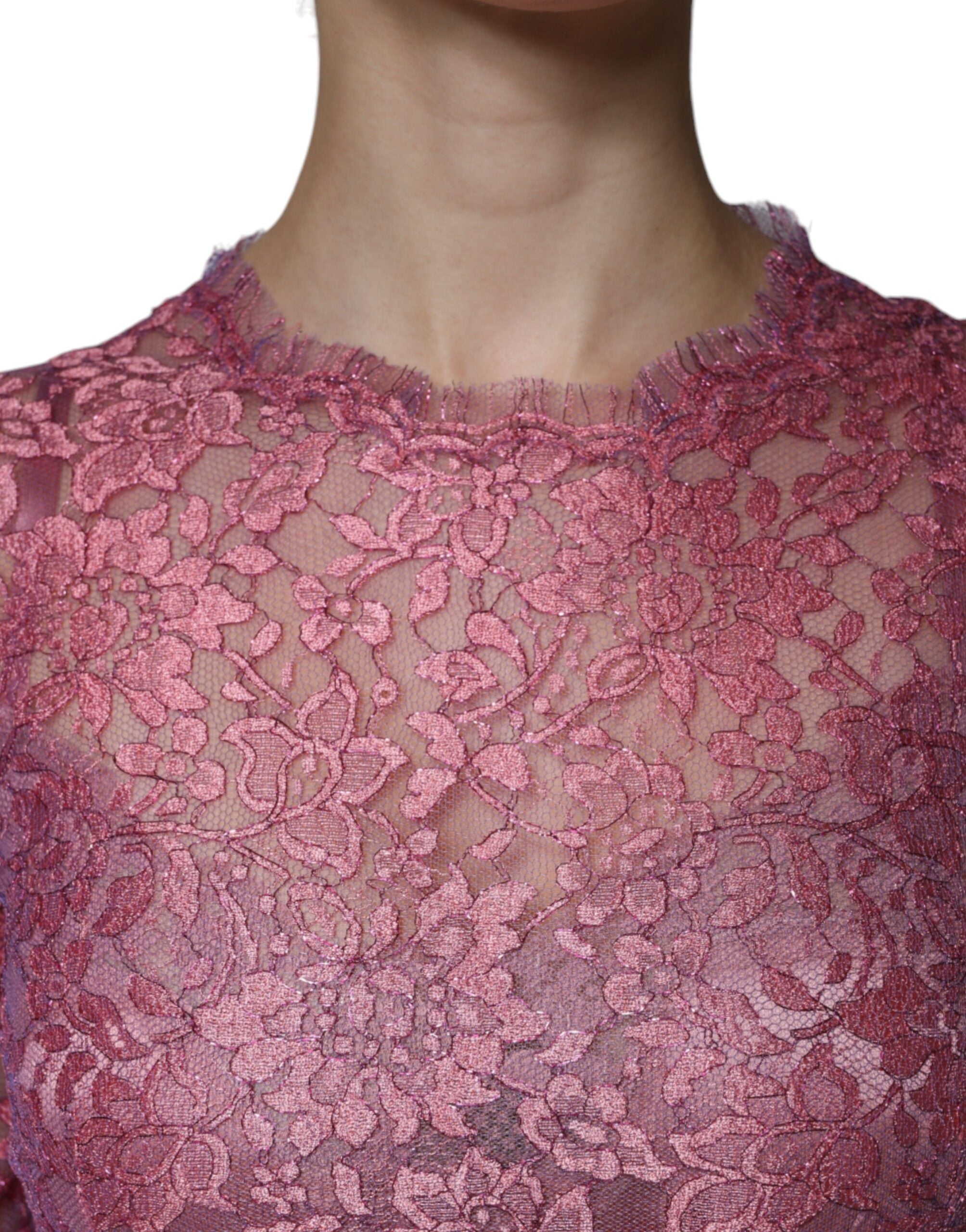 Rosa geblümtes Midikleid aus Spitze mit langen Ärmeln