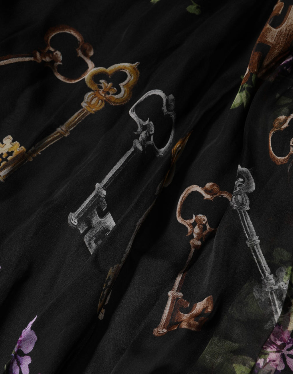 Trägerloses Kleid mit schwarzem Blumenschlüsselmuster und Kristallen
