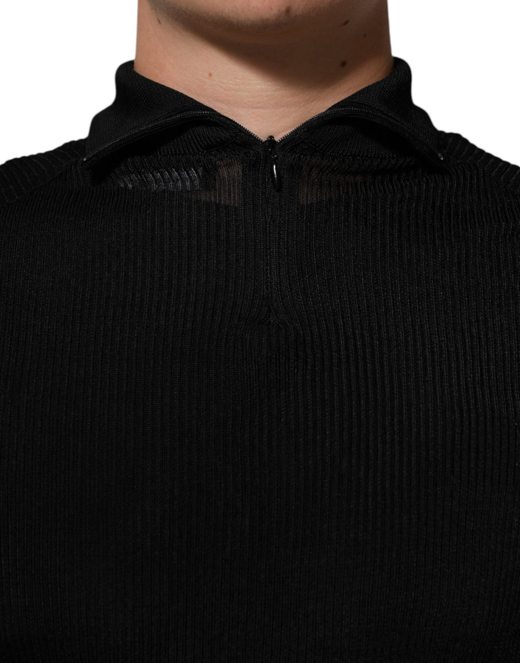 Schwarzer Rollkragenpullover aus Viskose