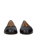 Ballerinas aus schwarzem Leder