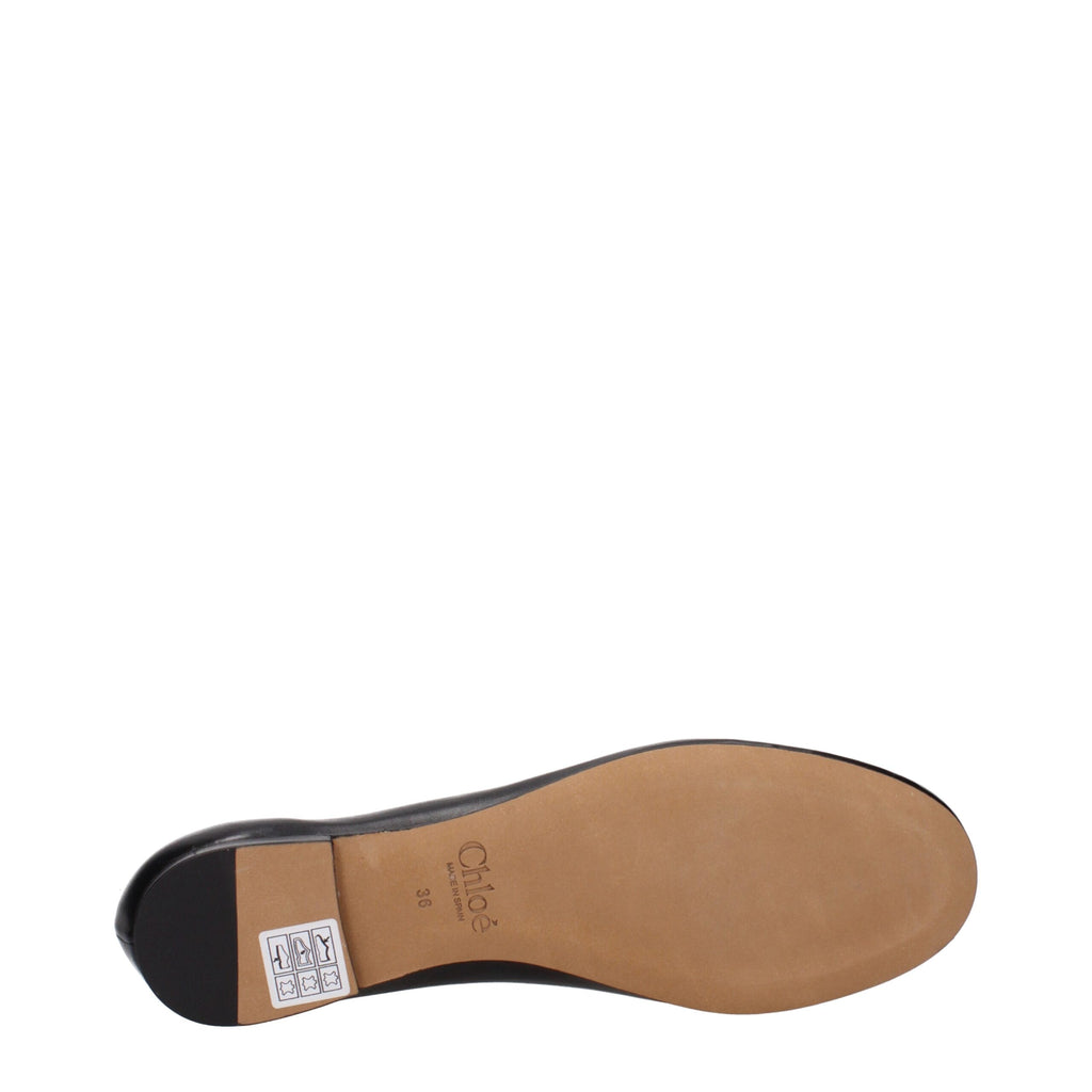 Ballerinas aus schwarzem Leder