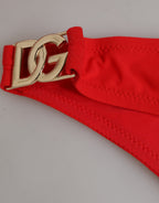 Roter Nylon-Bikini, zweiteilig, Oberteil und Unterteil