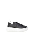 Schwarze Sneaker aus Kunstleder
