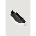 Schwarze Sneaker aus Kunstleder