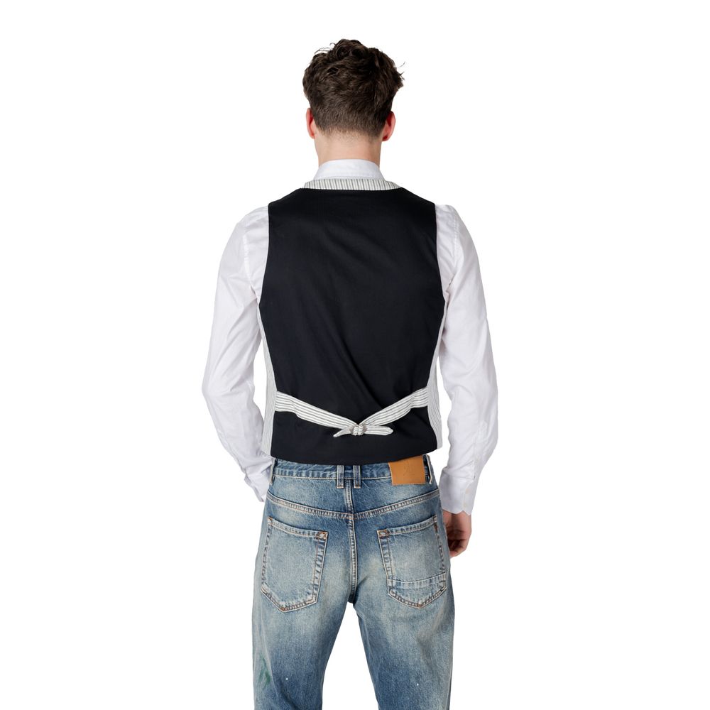 Schwarze Leinenweste