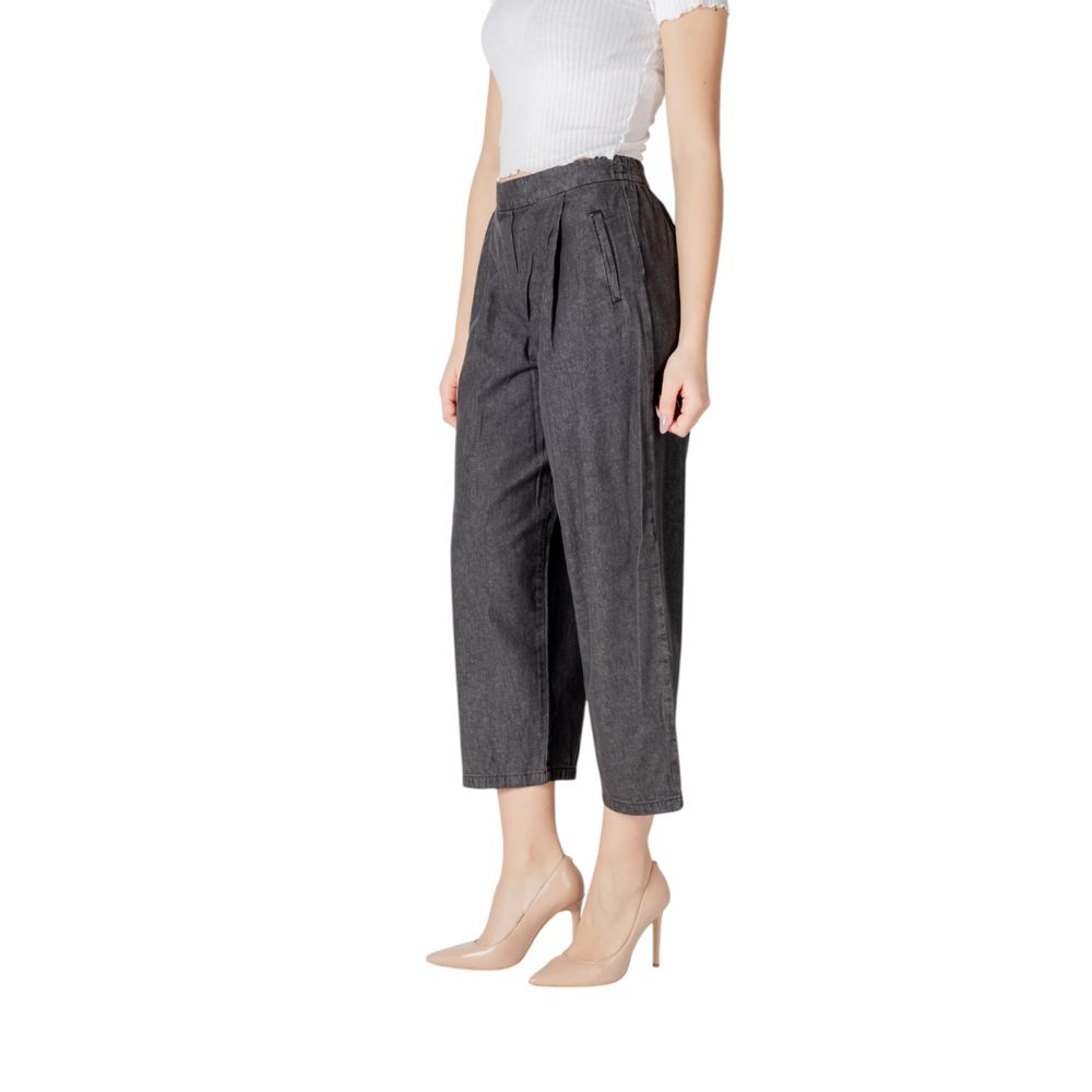 Jeans corti di cotone nero