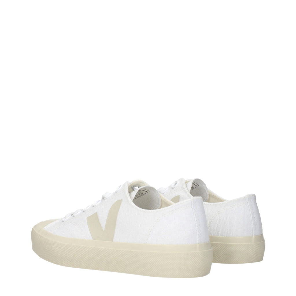 Weiße niedrige Sneakers aus Stoff