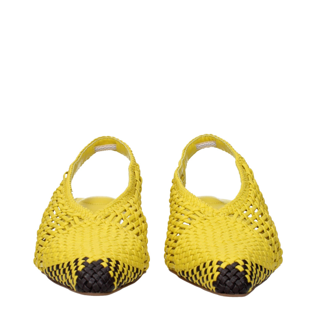 Gelbe flache Ledersandalen