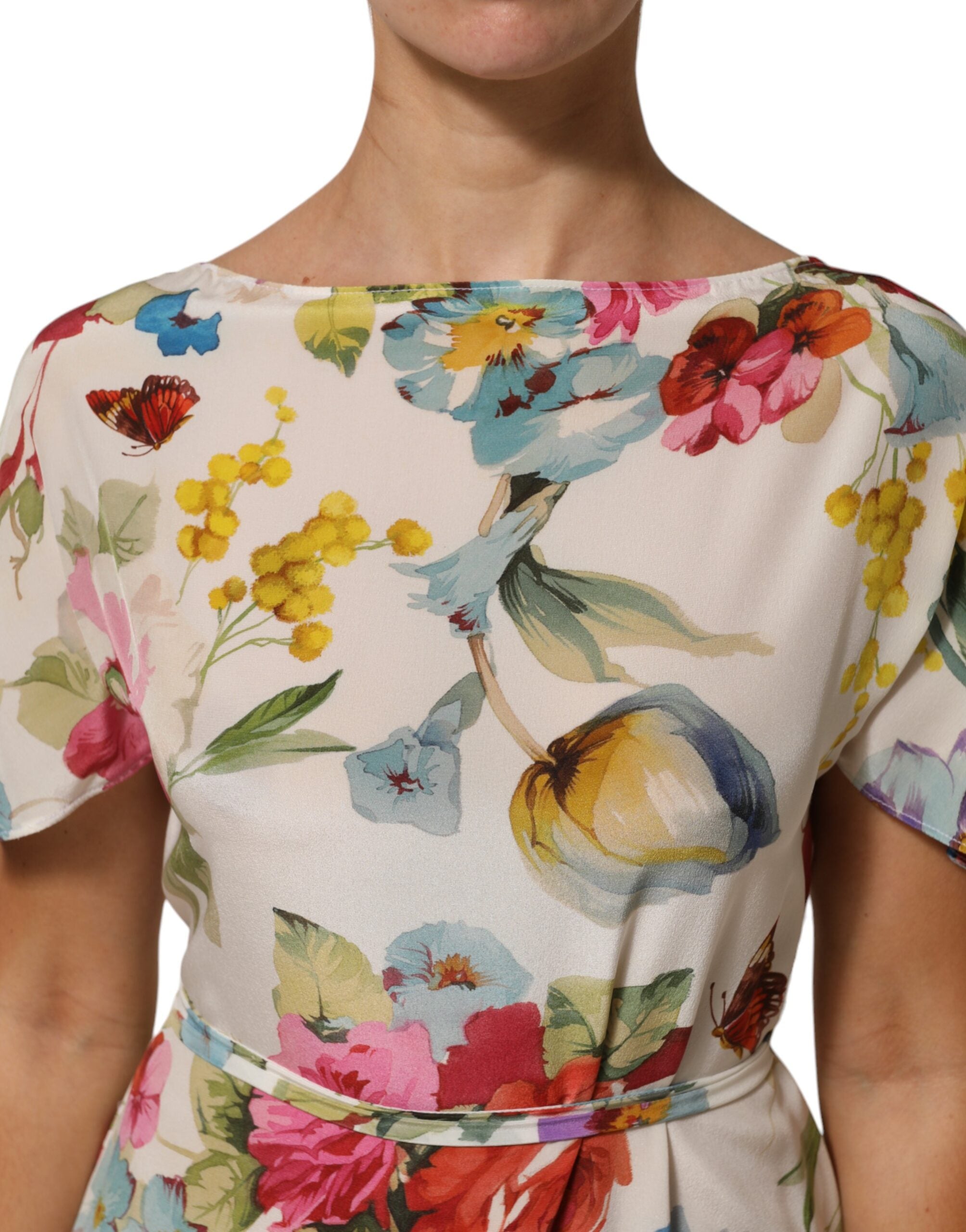 Weißes Seiden-Etui-Abendkleid mit Blumenmuster