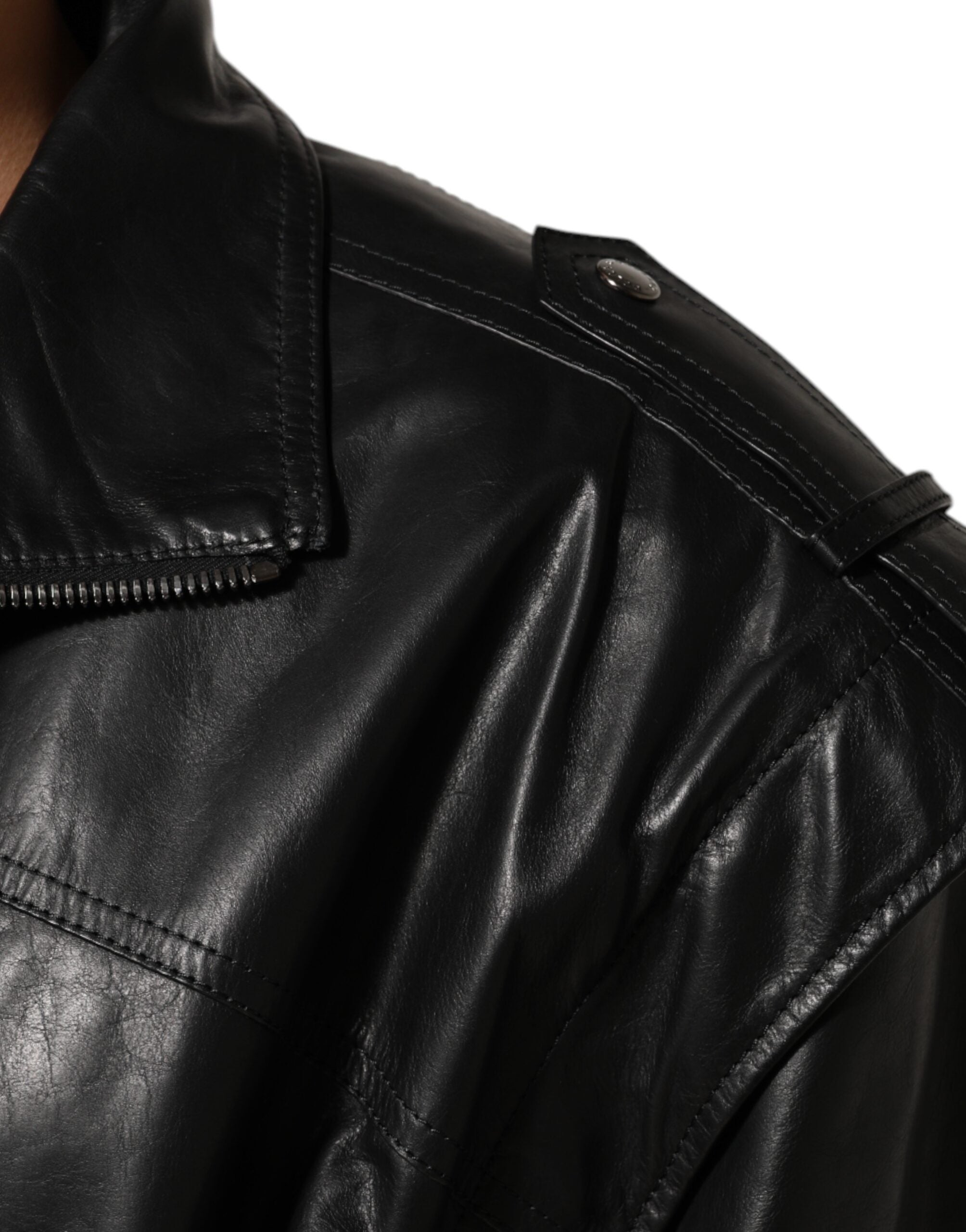 Schwarze Leder-Bikerjacke mit durchgehendem Reißverschluss