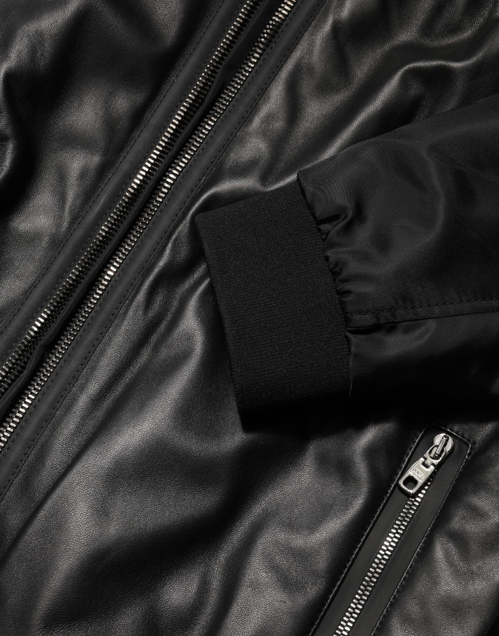 Schwarze Blousonjacke aus Leder und Nylon mit Reißverschluss
