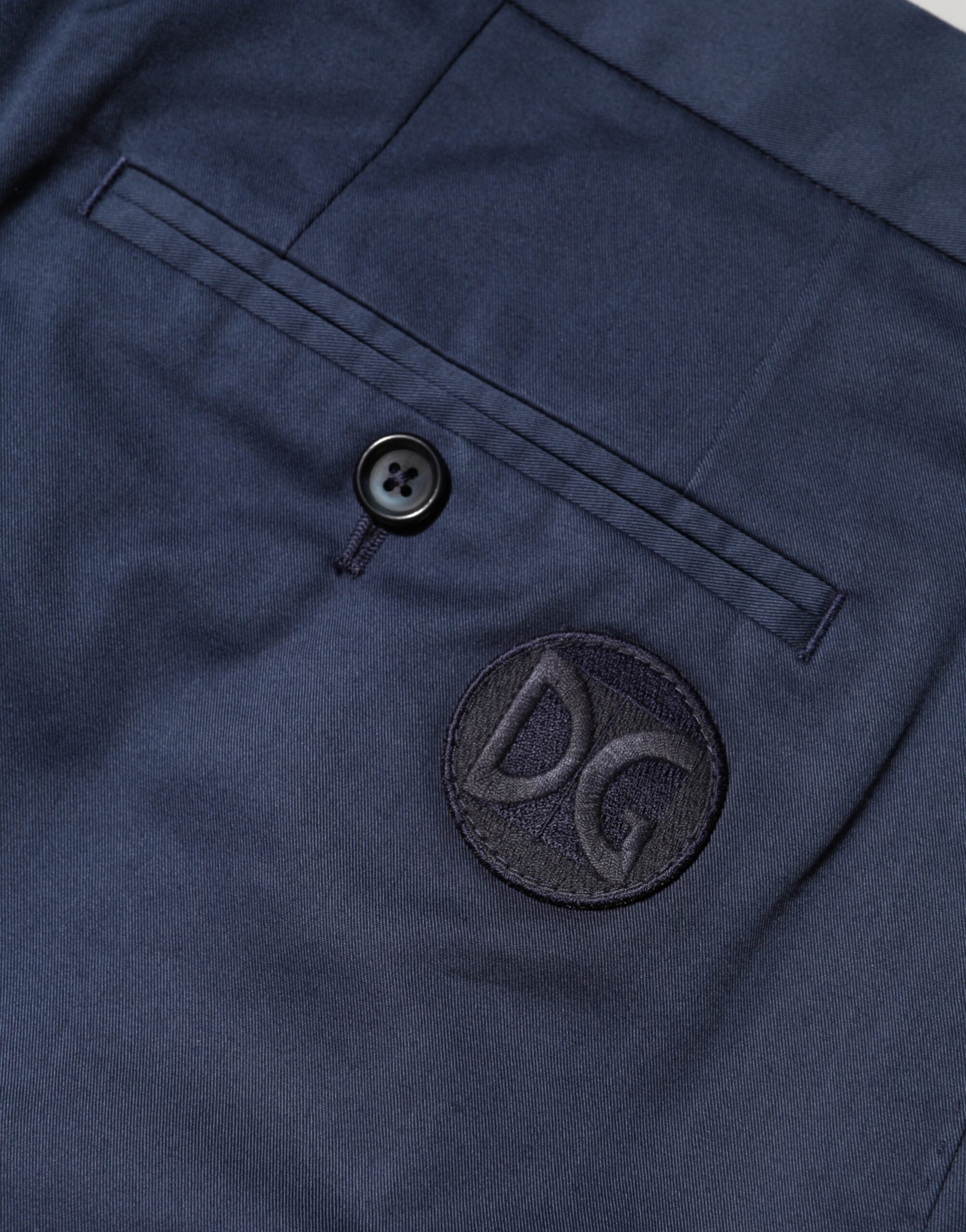 Bermuda-Shorts aus Stretch-Baumwolle mit mittlerer Bundhöhe, blau
