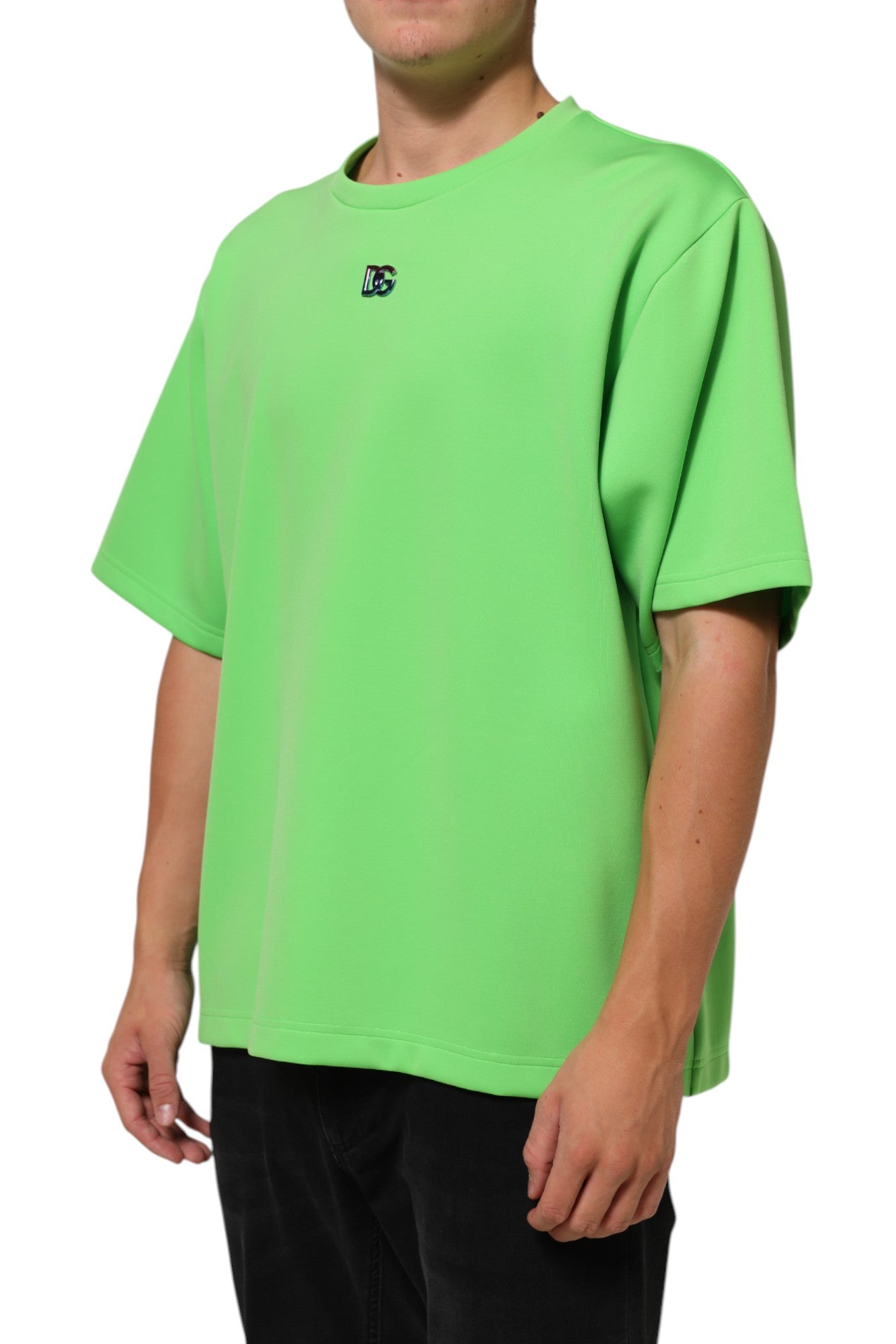 Grünes T-Shirt mit Rundhalsausschnitt und kurzen Ärmeln, mit Logo