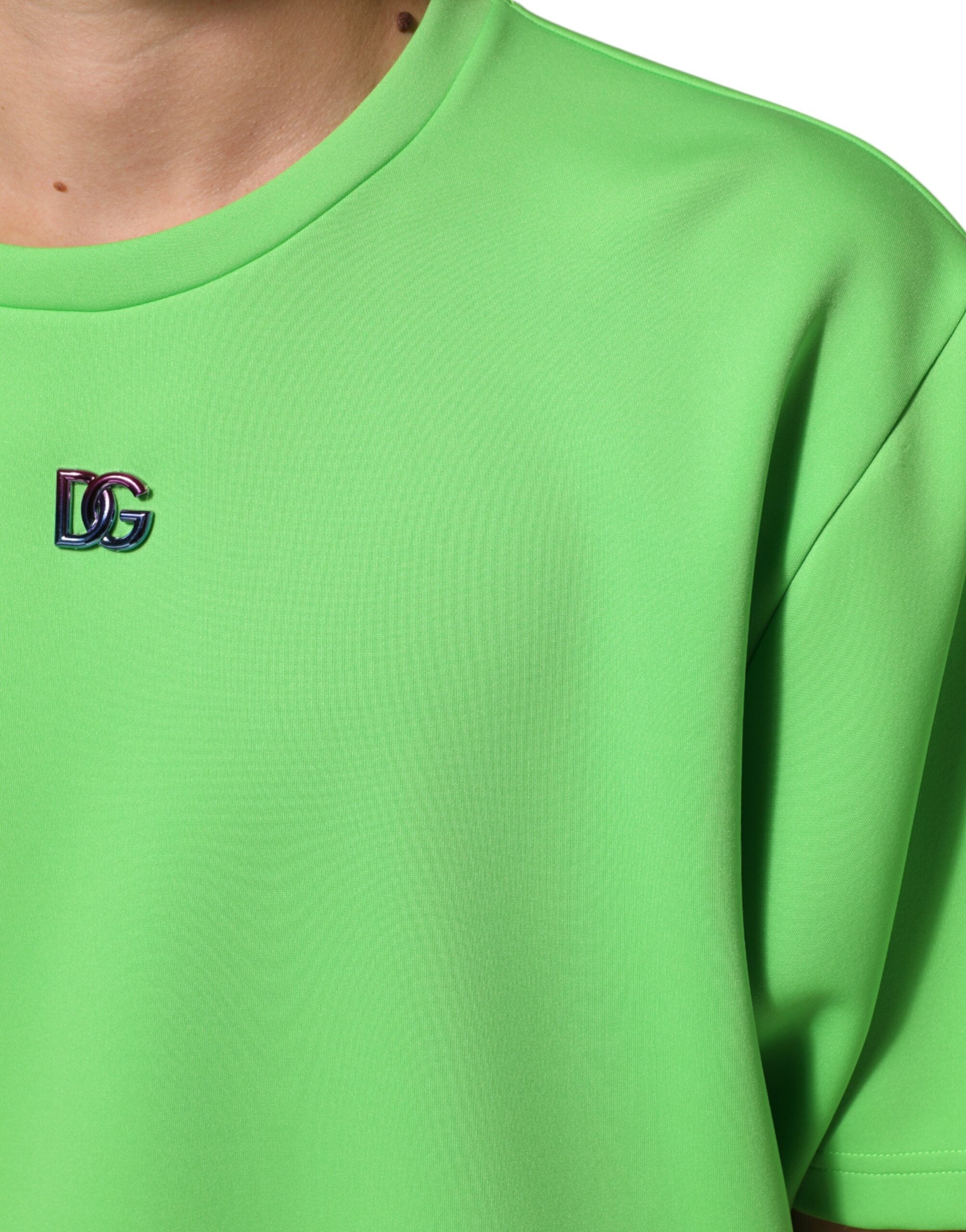 Grünes T-Shirt mit Rundhalsausschnitt und kurzen Ärmeln, mit Logo