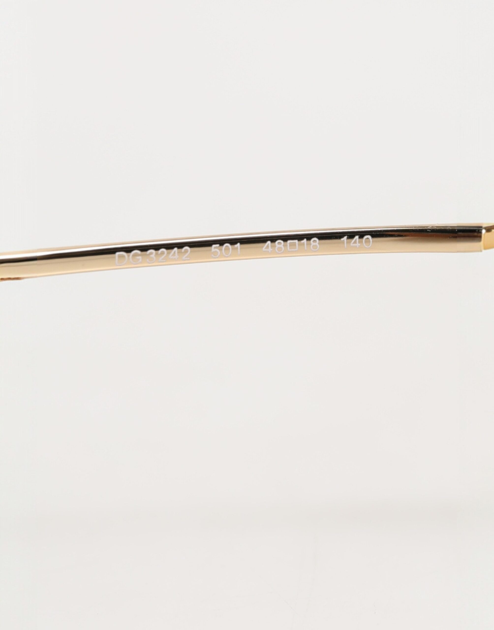 Occhiali da lettura con montatura cat-eye in acetato nero