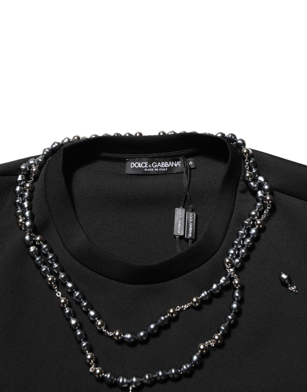 Schwarzes T-Shirt mit Halskette aus Polyester