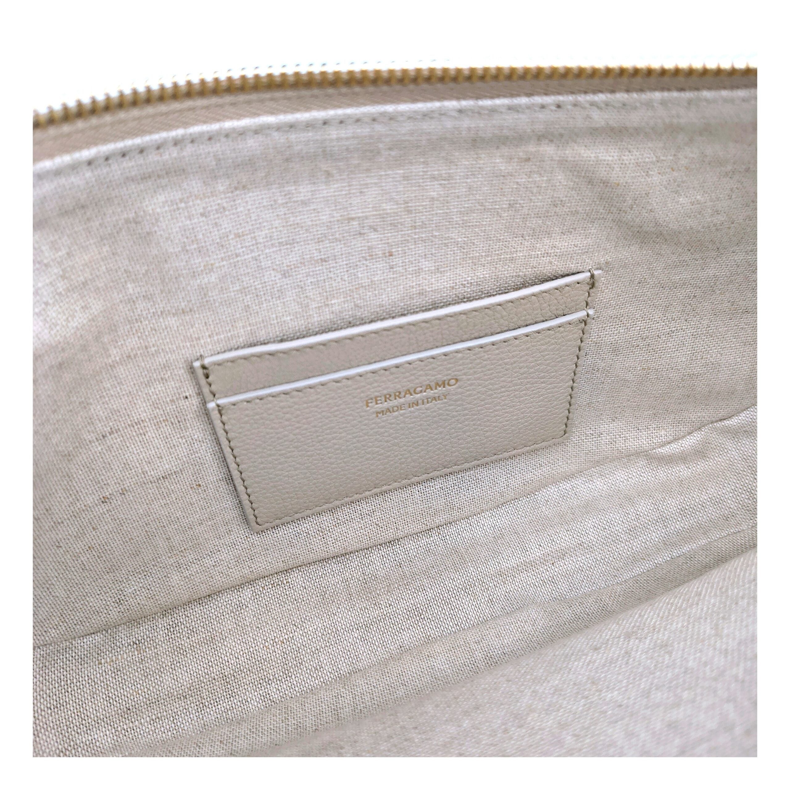 Schultertasche aus grauem Leder
