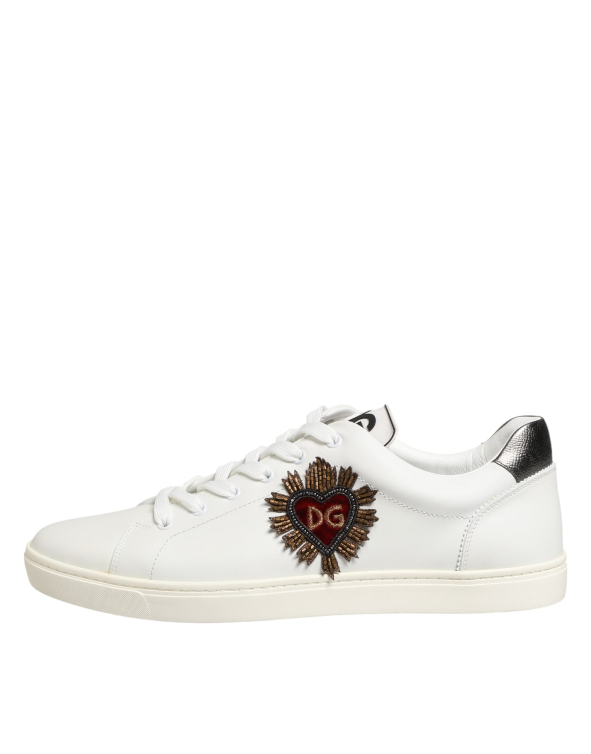 Weiße Leder-Sneaker mit Herzapplikation