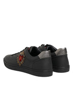 Schwarze Leder-Sneaker mit Herzverzierung