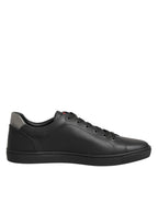 Schwarze Leder-Sneaker mit Herzverzierung