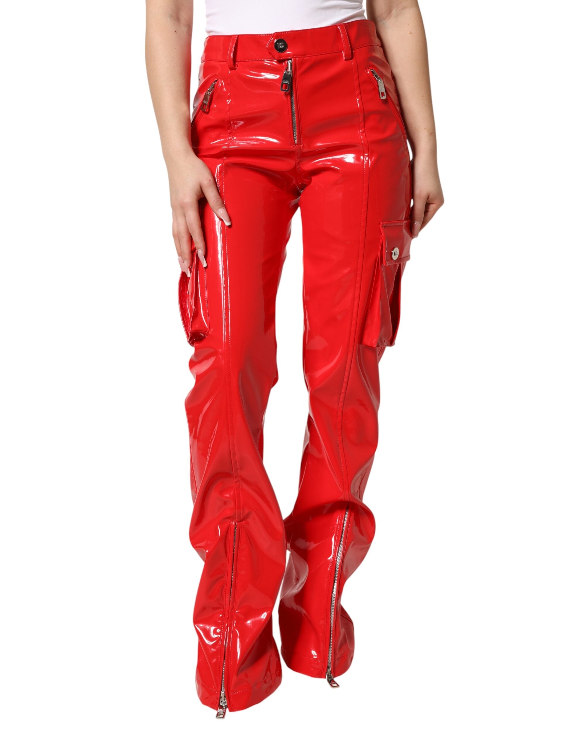 Rote glänzende Polyester-Cargohose mit weitem Bein
