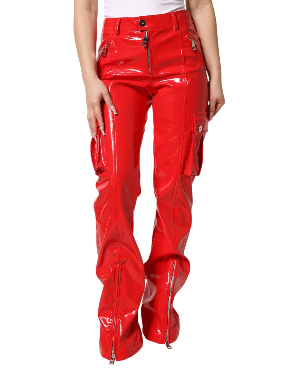 Rote glänzende Polyester-Cargohose mit weitem Bein