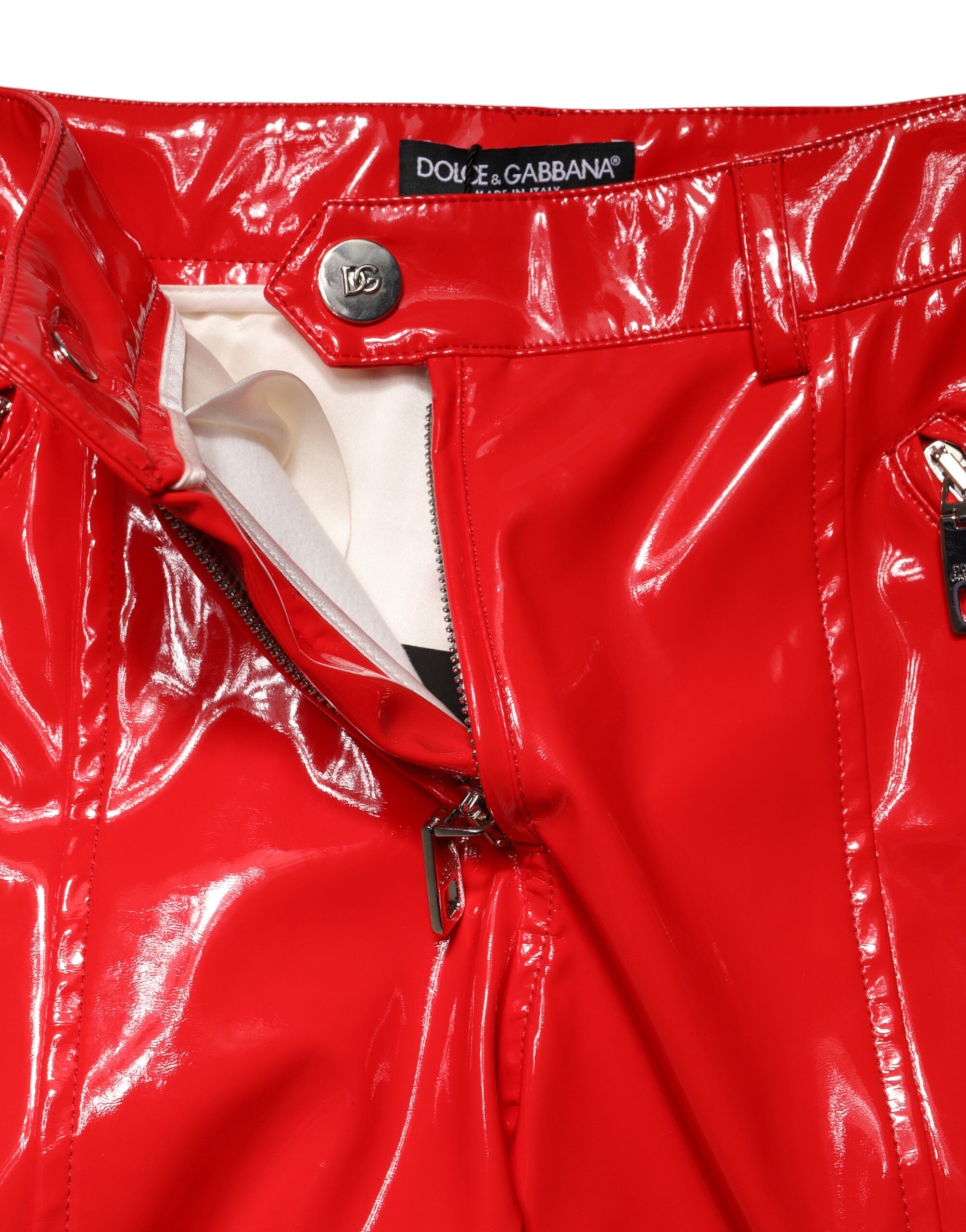 Rote glänzende Polyester-Cargohose mit weitem Bein