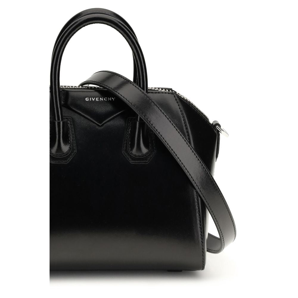 Handtasche aus schwarzem Kalbsleder Bos Taurus