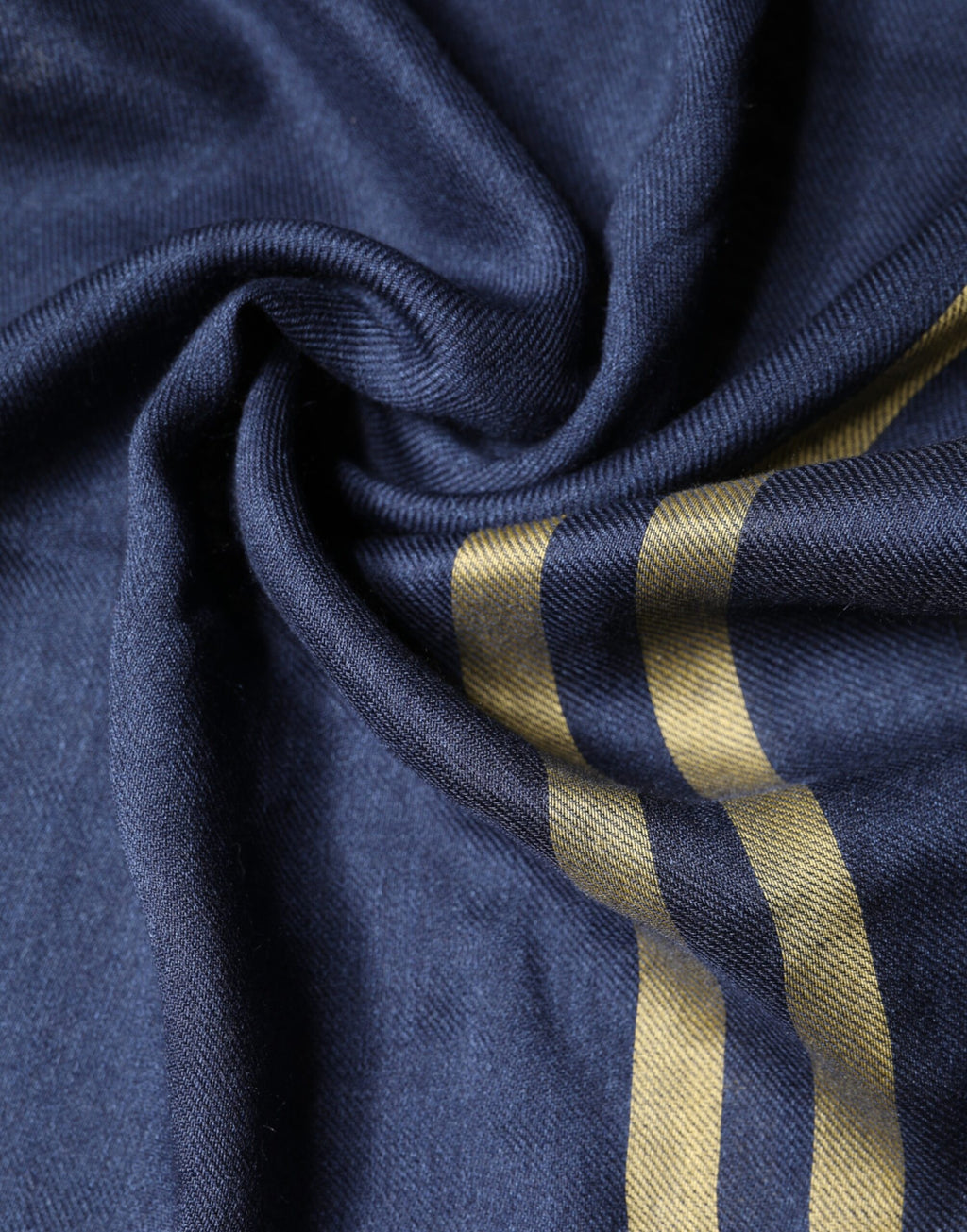 Sciarpa scialle con frange in cashmere blu