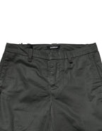 Dunkelgraue Chino-Hose für Herren aus Baumwolle mit mittlerer Bundhöhe und schmalem Schnitt