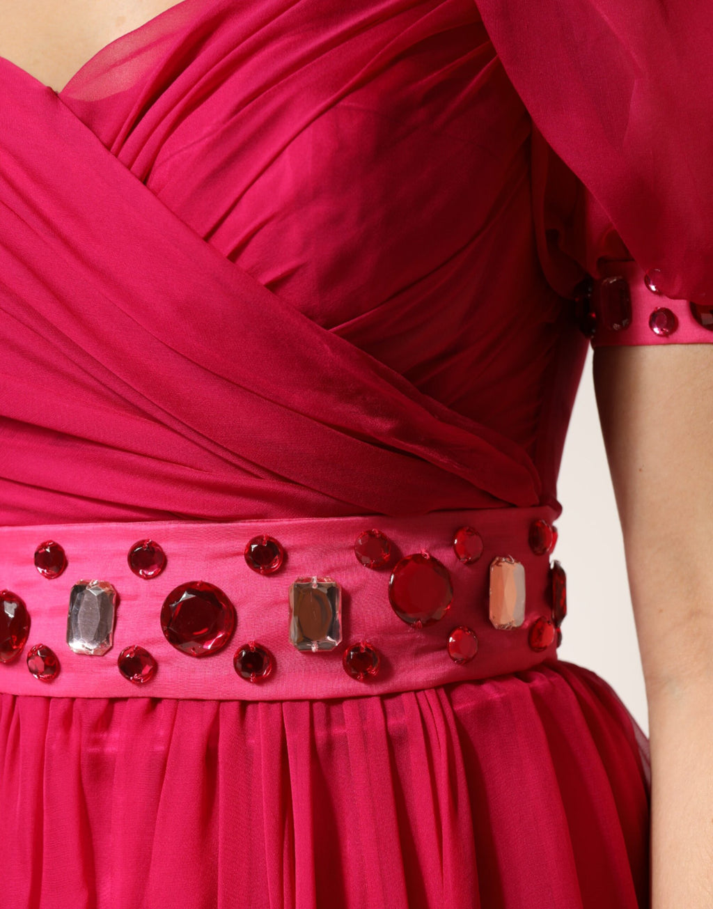 Rosa Seiden-Midi-A-Linien-Kleid mit Verzierungen