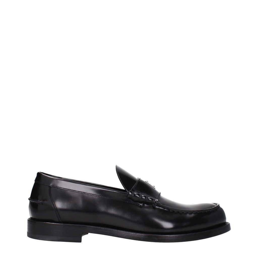 Slipper aus schwarzem Leder