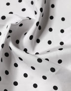 Weißer Schal mit Polka Dots