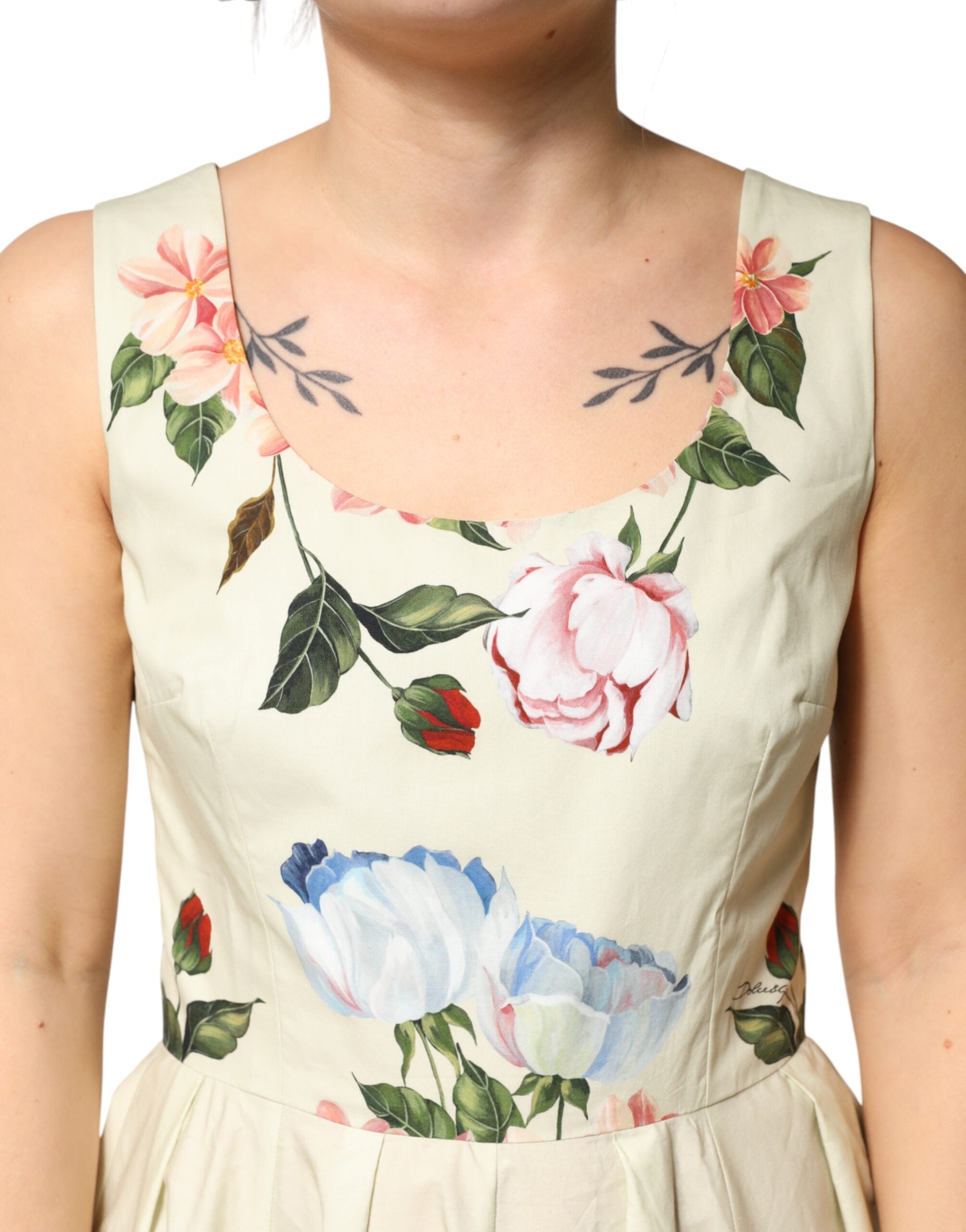 Beiges ärmelloses A-Linien-Kleid mit Blumenmuster