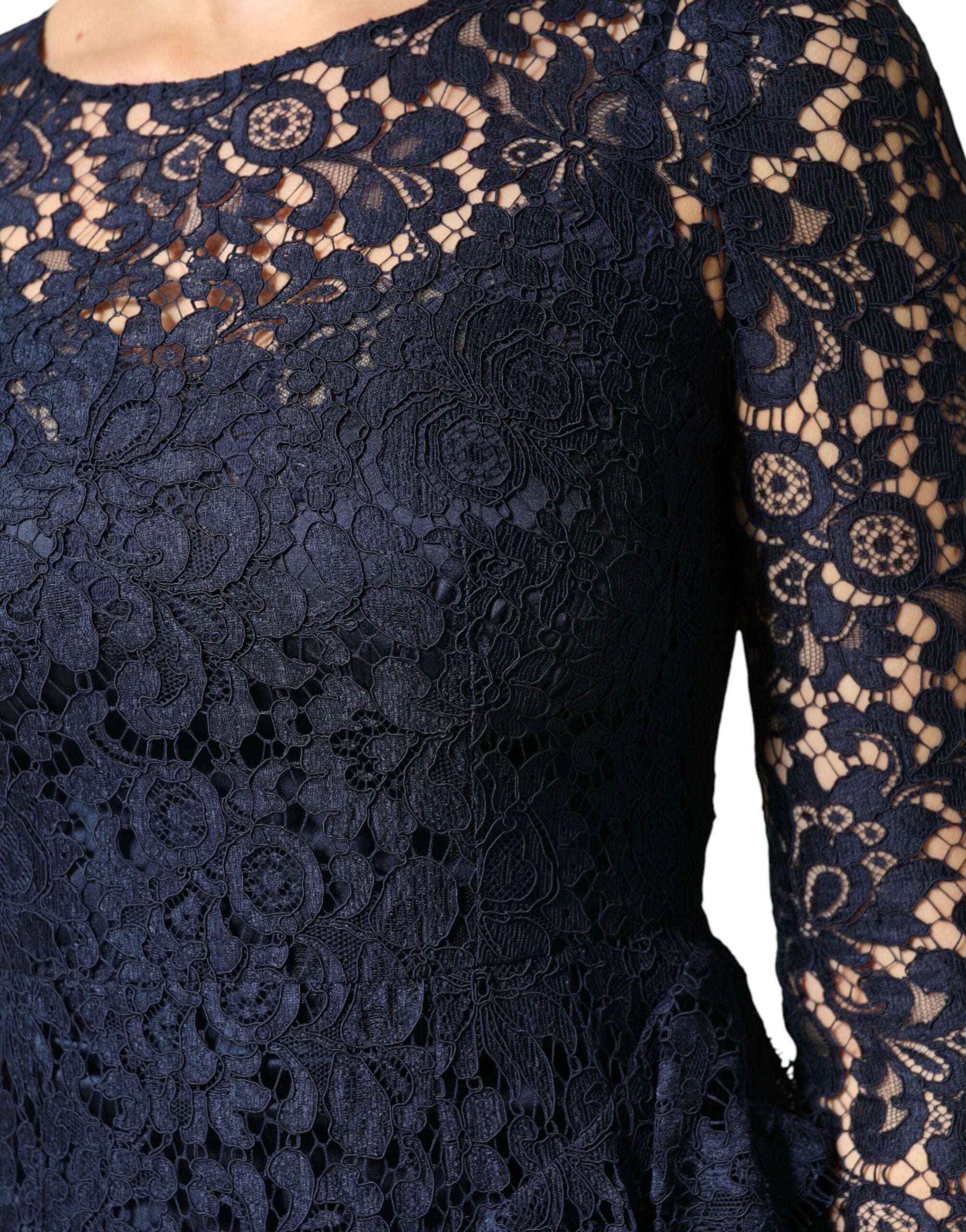Blaues A-Linien-Kleid mit Rüschen und Knielänge