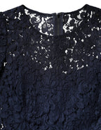 Blaues A-Linien-Kleid mit Rüschen und Knielänge