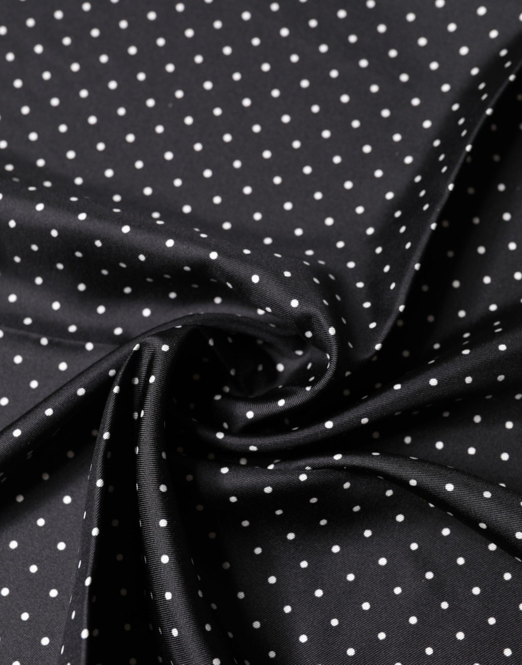 Schwarz gepunkteter Seidenfoulard