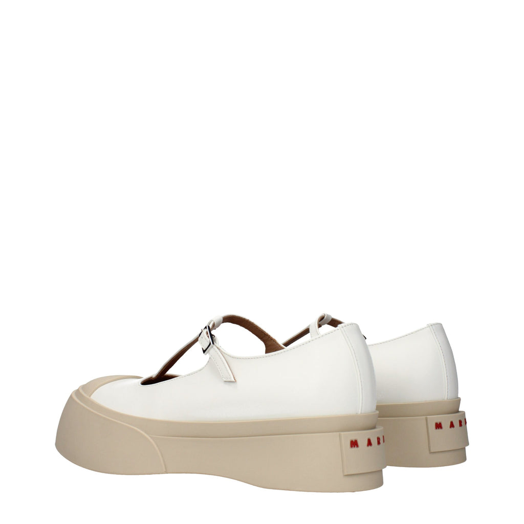 Weiße Slip-On Loafer aus Leder
