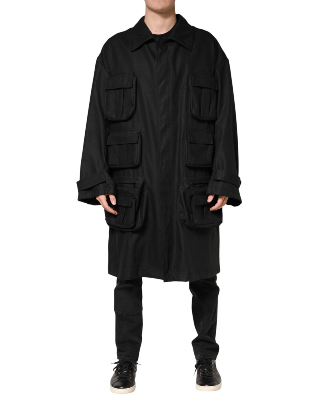 Schwarze Trenchcoat-Jacke mit Kragen und aufgesetzten Taschen